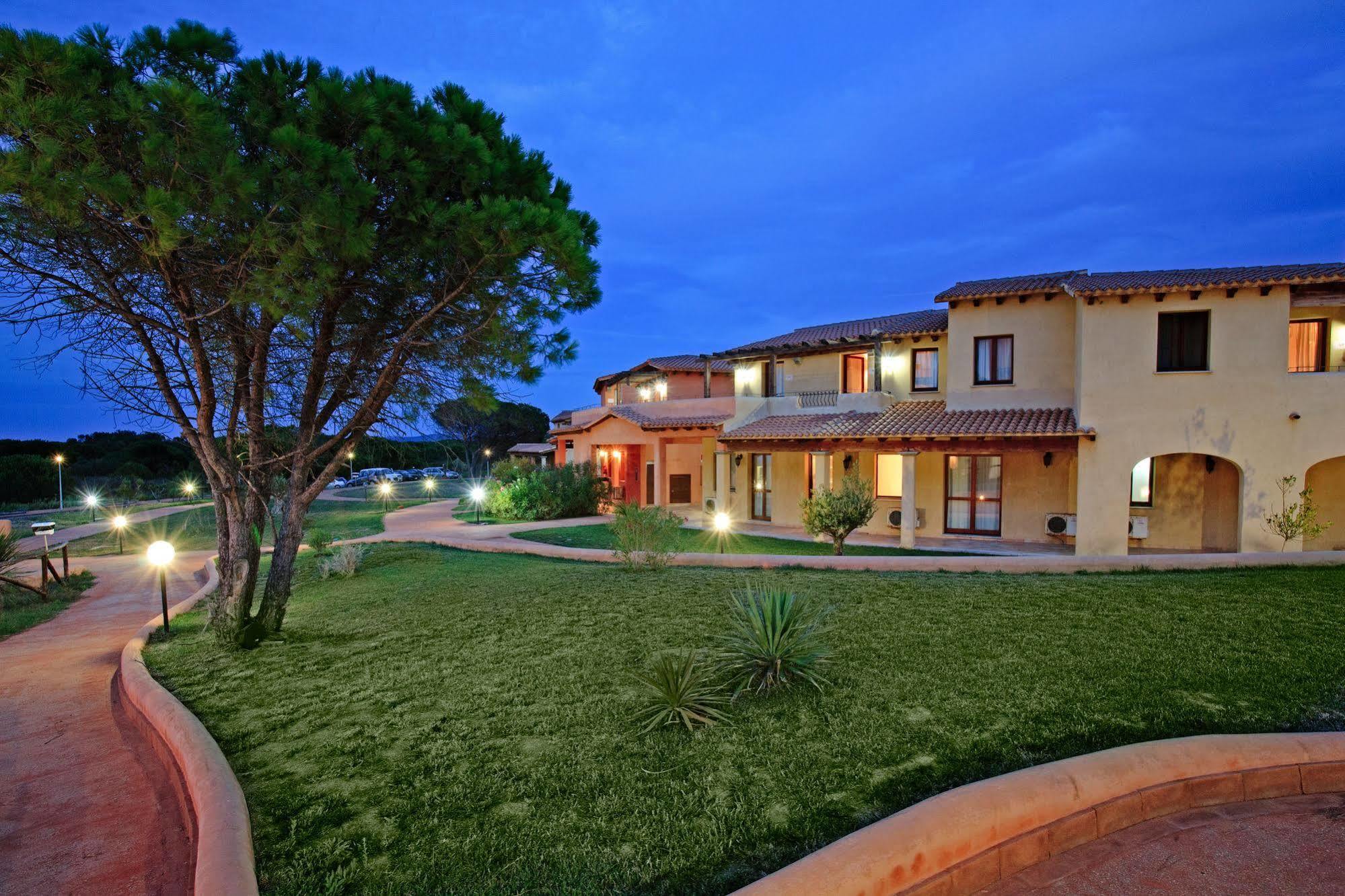 Borgo Dei Pescatori Hotel Aglientu Luaran gambar