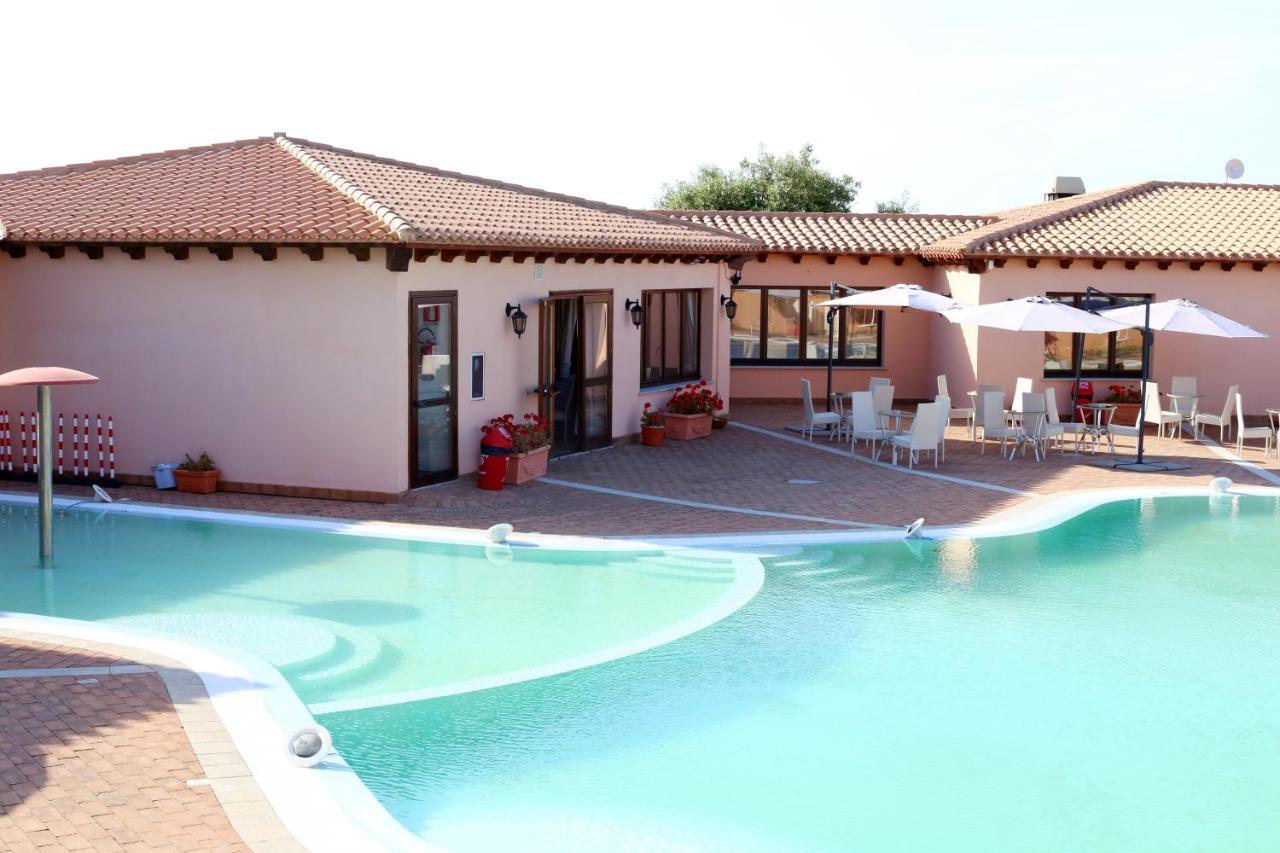 Borgo Dei Pescatori Hotel Aglientu Luaran gambar