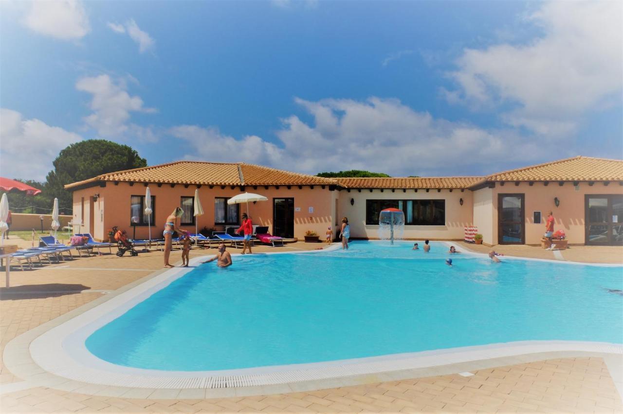 Borgo Dei Pescatori Hotel Aglientu Luaran gambar