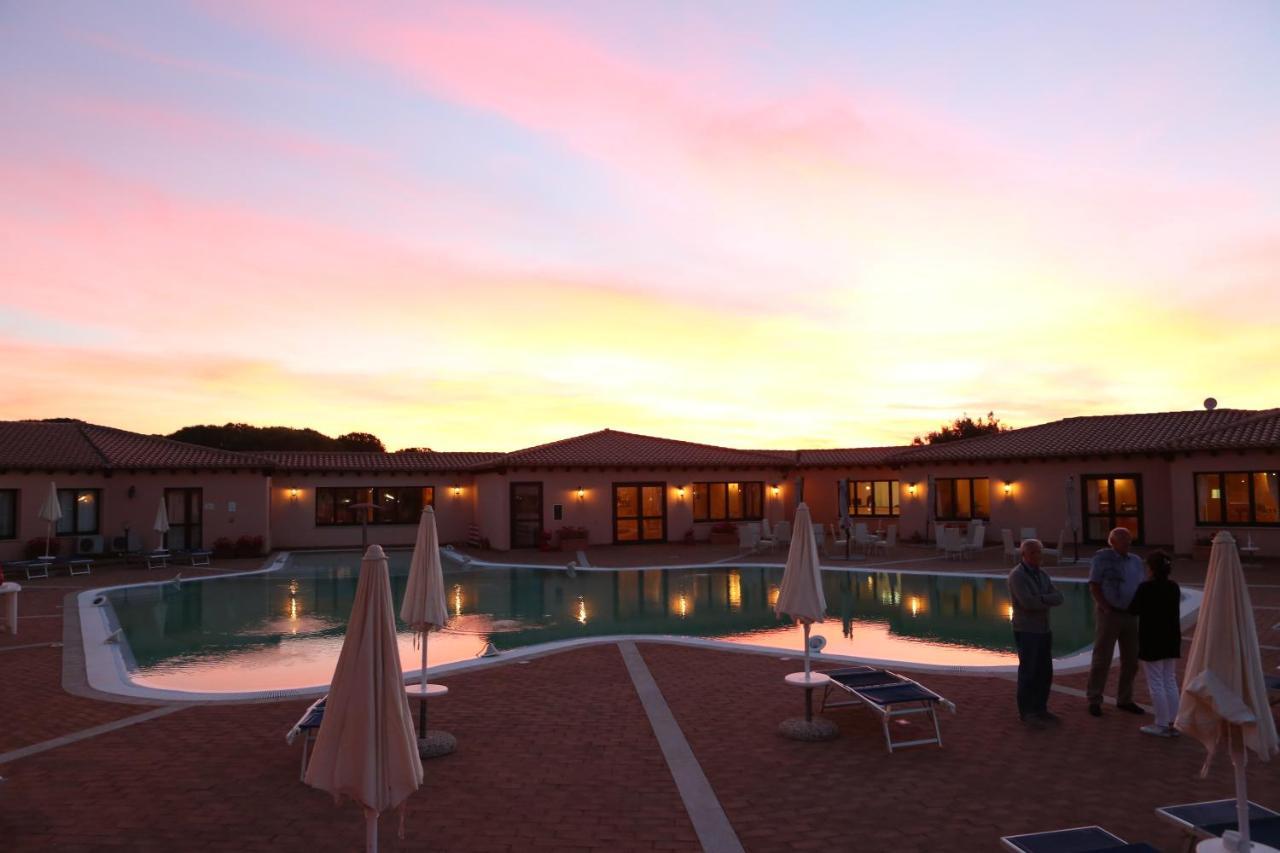 Borgo Dei Pescatori Hotel Aglientu Luaran gambar
